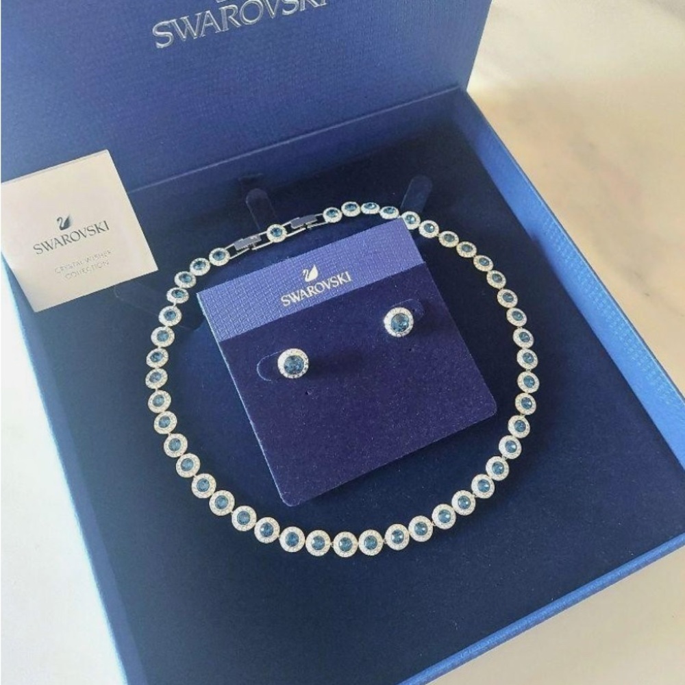 Elegant Silver and Blue Jewelry Set